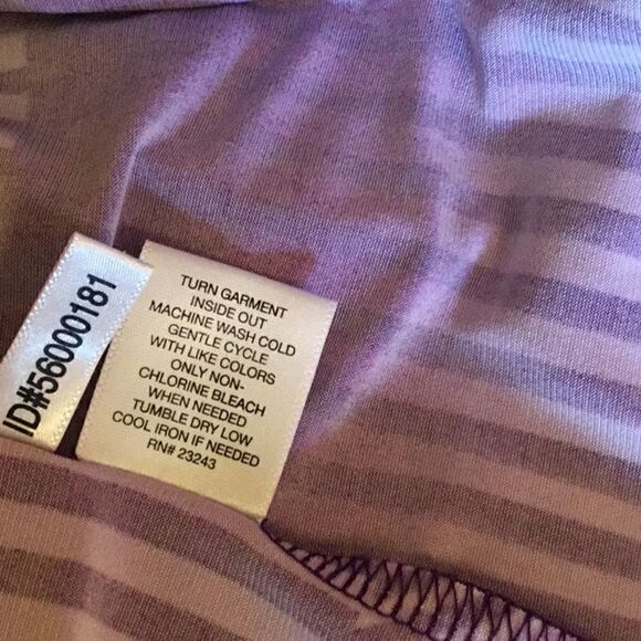 Short sleeved v neck dress with side ruffle in size med by NEW YORK & CO - Picture 14 of 14